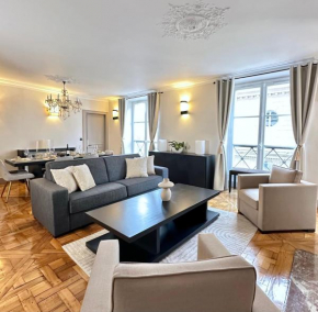 Saint-Germain-des-Prés Sumptuous Apartment